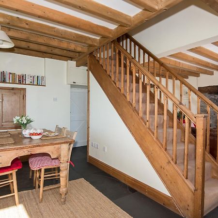 Cefn Bach Villa Capel Garmon ภายนอก รูปภาพ
