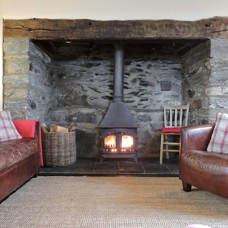 Cefn Bach Villa Capel Garmon ภายนอก รูปภาพ