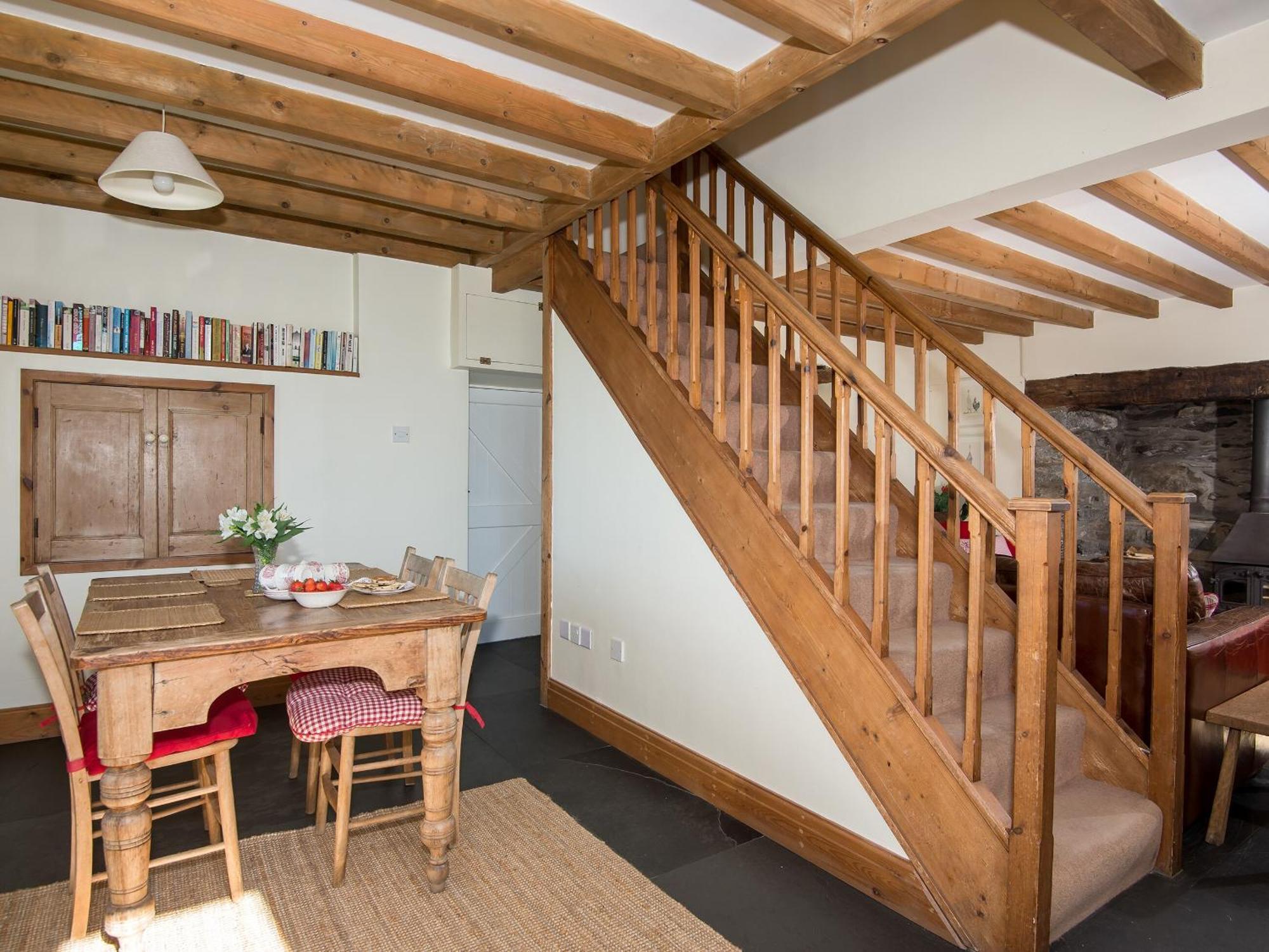 Cefn Bach Villa Capel Garmon ภายนอก รูปภาพ