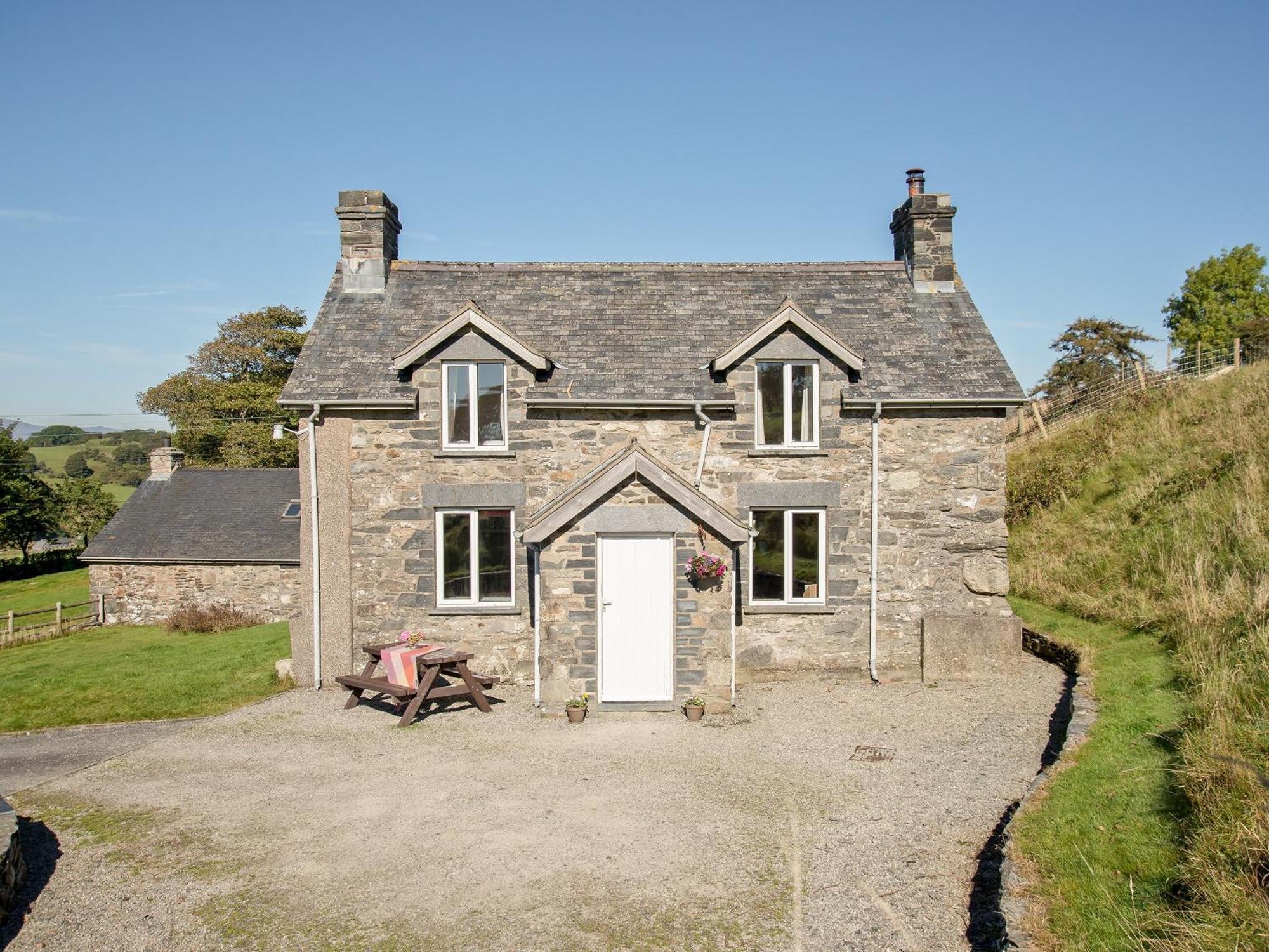 Cefn Bach Villa Capel Garmon ภายนอก รูปภาพ