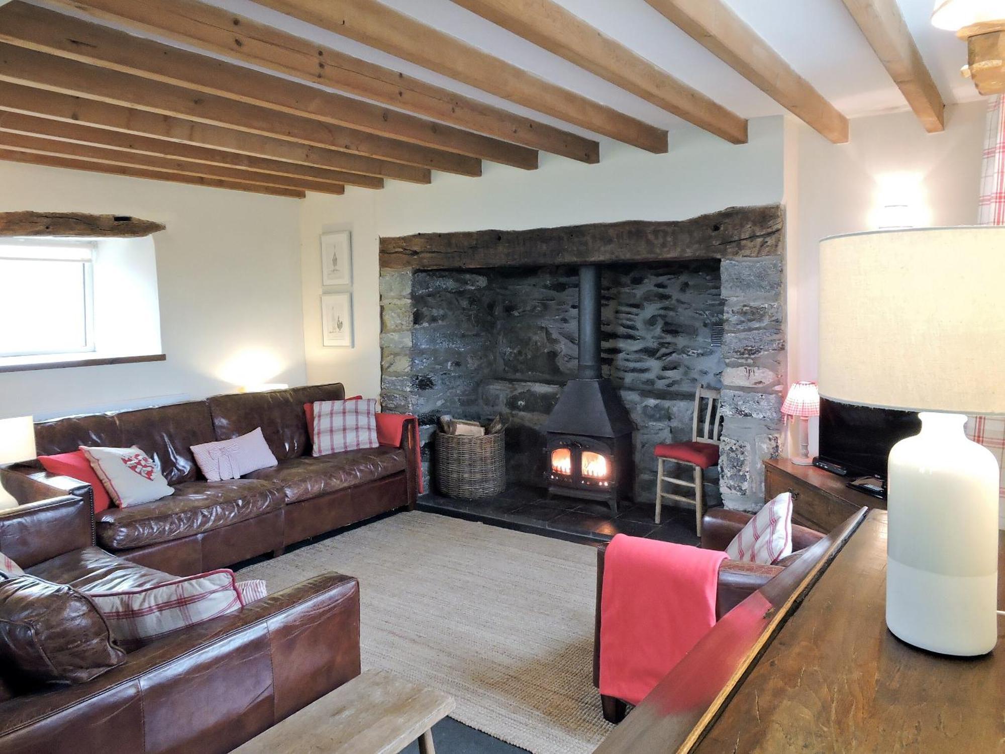 Cefn Bach Villa Capel Garmon ภายนอก รูปภาพ